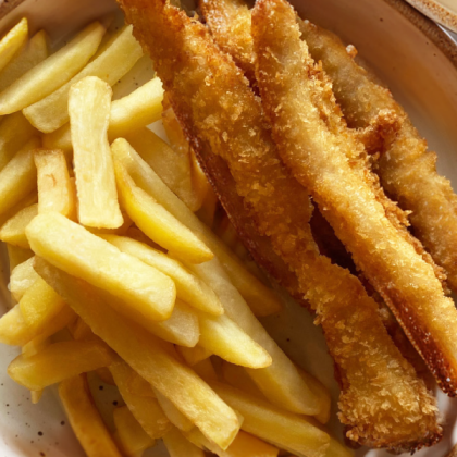 Куриные наггетсы с картофелем фри