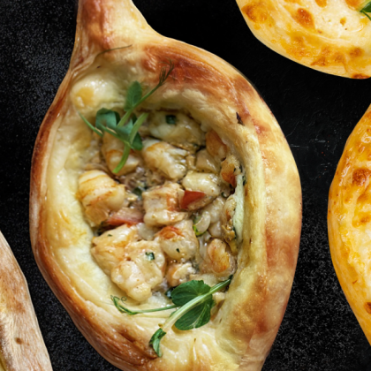 Хачапури с креветками Том Ям