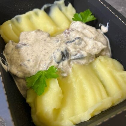 Печень по строгановски с пюре