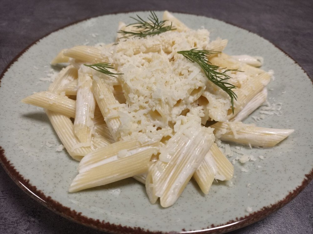Паста Пенне с сырной шапкой