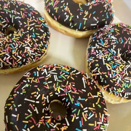 Пончик шоколадный