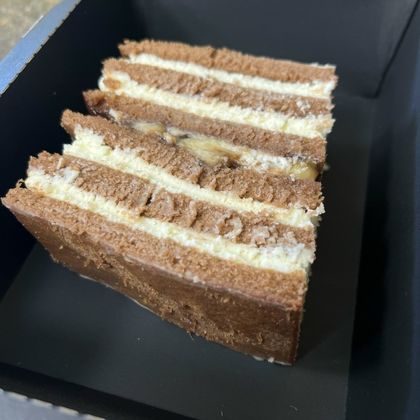 Торт "Шоколадная молочная девочка с нутеллой и бананом"