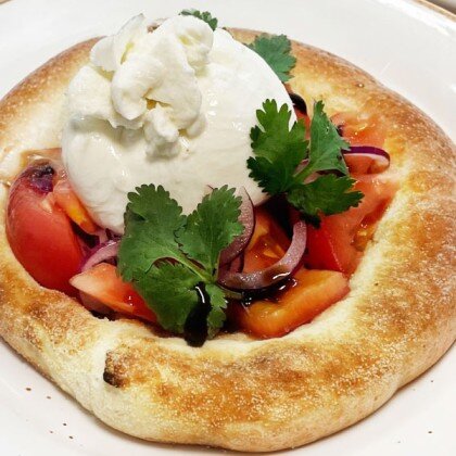 Салат с бурратой